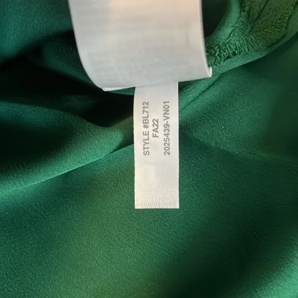 JCrew Puff Sleeve Satin Back Crepe Blouse Green Size XS Tall NWT